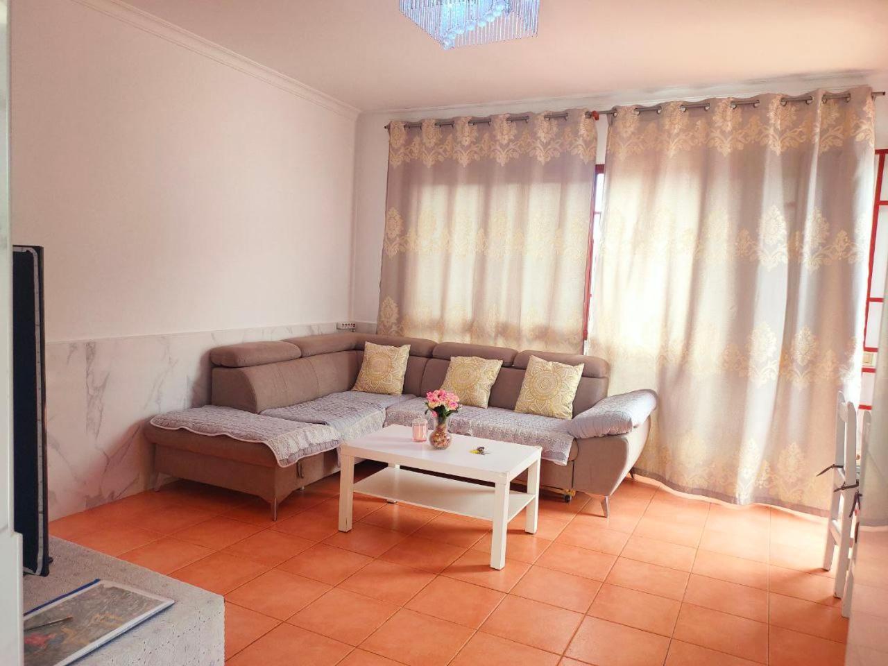 Big Villa Puerto Rico With Heated Saltwater Jacuzzi Pool & Bbq & Private Parking מראה חיצוני תמונה